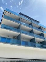 Apartment 5118-8 for 4 Pers in Lokva Rogoznica - B&B Lokva Rogoznica