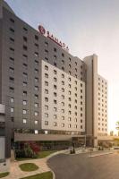 B&B Bukarest - Ramada Plaza by Wyndham Bucharest Convention Center - Bed and Breakfast Bukarest