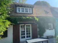 ENOLAND La maison du bonheur - Bed and Breakfast Bourdonné