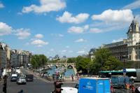 Apolline - Luxury 3BR Suite Quai Saint-Michel Cathedral Views - B&B Parigi