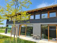Ferienhaus Bergblick 170qm nur 5 min zum Chiemsee - Chambres d'hôtes Übersee