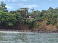 Infinity-house with direct access to the beach