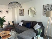 Charming Home, Walking Distance to Cardiff Bay and City Centre with Parking - B&B