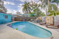 Largo Family Oasis Private Pool and Hot Tub! - B&B
