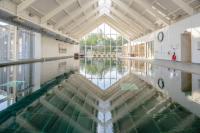 Garden Villa CW70 HOT TUB Lakeside Spa - B&B
