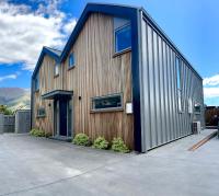 Aspiring View Apartments - Modern Luxury, 3-BRM, 3-BTH - 2 Min Walk to Lake & Town - B&B Wanaka