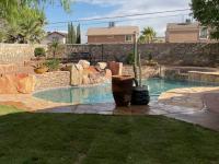 B&B El Paso - Amazing home with custom-built pool - Bed and Breakfast El Paso