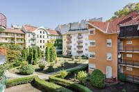 Beautiful three bedrooms apartment with free parking close to the Danube Coast - Chambres d'hôtes Budapest