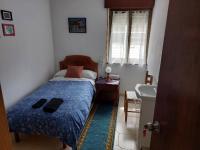 Single Room with Shared Bathroom