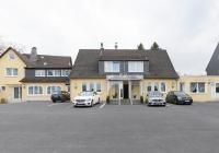 B&B Wuppertal - Hotel und Restaurant 9-enhof - Bed and Breakfast Wuppertal