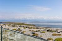 Beachfront Luxury Suite #21 at THE BEACH HOUSE - B&B Campbell River