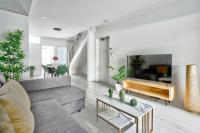 B&B Sydney - Superb 3 Bedroom Apartment Surry Hills - Bed and Breakfast Sydney