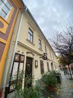 B&B Köszeg - Bécsikapu Apartman - Bed and Breakfast Köszeg