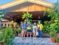Alvin and Angie Bognot Mt. Pinatubo Guesthouse and Tours - Ferienwohnung Santa Juliana