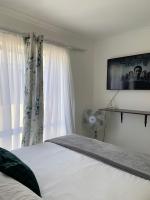 Camera Matrimoniale con Bagno in Comune 