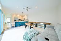 Windansea Beach Luxury - Spa, AC, Walk2Beach, Garage & fast WiFi - B&B