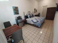 Tres Migueles, estudio Anna, cerca de la marina, zona turistica y playa - B&B Cabo San Lucas