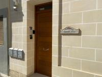 Emerald Court Apartments & Penthouse with Heated Jacuzzi - Chambres d'hôtes Sliema