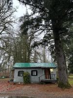 Glacier Peak Resort and RV Park - B&B