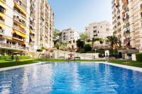 NAC8 - Bonito apartamento con vistas al mar 2 dormitorios, Wifi, 3 Piscinas, Playa a 250 metros - B&B Benalmádena