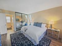 Bay View Paradise - Rooftop Deck, Off-Street Parking, King Suite, WasherDryer & Bay Views! - Chambres d'hôtes San Diego