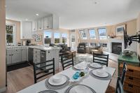 Bay View Paradise - Rooftop Deck, Off-Street Parking, King Suite, WasherDryer & Bay Views! - Chambres d'hôtes San Diego