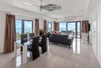 "PADSTOW" Top Location & Views at PenthousePads - Bed and Breakfast Darwin