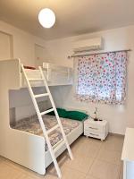 Appartamento con 2 Camere da Letto e Vista Mare