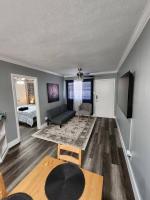 B&B Houston - Blue Shark *G13* @ Midtown Central 1BR King Apartment - Bed and Breakfast Houston