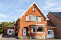 ZussEnzo - STOER FAMILIEHUIS - 18P - 5SLPK - GROTE TUIN - SAUNA - OFYR BBQ - HOMECINEMA - 15MIN MAASTRICHT - Chambres d'hôtes Zussen