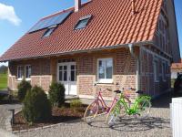 Ostsee-Wellnesslandhaus mit Sauna, Jacuzzi, Innenwhirlpool - B&B Groß Schwansee
