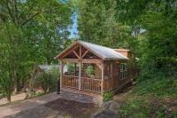 B&B Chattanooga - Elise Cabin Forest Retreat 5 Mins To Downtown - Bed and Breakfast Chattanooga