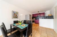 JADE - Appt 2 chb - 4 personnes - à 200 m du lagon de Saint-Pierre - Résidence avec belle piscine et parking privé - sur le front de mer et à 2 pas du centre-ville de St-Pierre - B&B