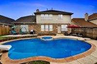 4 BR w/ Pool 10 min to Six flags, AT&T Stadium & Glode Life Park - B&B