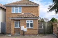 3 Bedroom House with Parking in Windsor - Family and Contractor friendly - Chambres d'hôtes Windsor