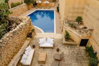 B&B Xewkija - Charming & Stylish Historic Farmhouse with Pool - Bed and Breakfast Xewkija