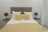 Two-Bedroom Apartment with Balcony- Calle Vendeja