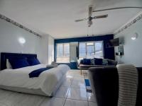 B&B Cape Town - Royal Classico Getaway in Strand Beach - Bed and Breakfast Cape Town