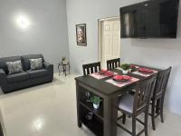 2 Love Birds Abode 3 Minutes to Beach - Bed and Breakfast Falmouth