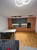 Four Seasons Apartment - B&B Priština