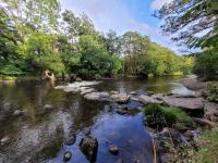 Riverside Bungalow - direct river access! - Bed and Breakfast