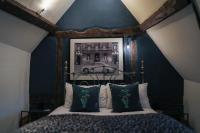Standard Double Room with Bath Ensuite