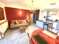 Gîte 2/3p, 80m2, Terrasse ombragée, parc - B&B Villeneuve-de-Berg