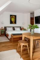 Apartment with Garden View