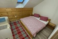 Apartment house with sauna and jacuzzi Svätý Kríž 1 - B&B Svätý Kríž