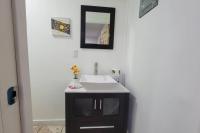 1 Bedroom Apartment in center of town. - Chambres d'hôtes Utila
