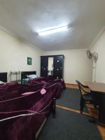 Cairo Nasr City - 15minutes from Airport - private single room with shared bathroom - غرفة مفردة خاصة مع حمام مشترك - chambre simple privée avec salle de bain partagée - одноместный отдельный номер с общей ванной комнатой - - Bed and Breakfast Caïro