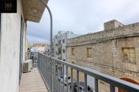 Fully equipped home, with balcony in St Julians by 360 Estates - B&B