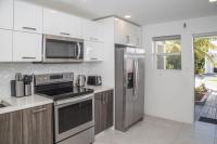 232E South Finger, Waterfront Villa, Jolly Harbour - Chambres d’hôtes Jolly Harbour