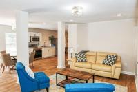 Farm Lodge with Beautiful Open Floor Plan - Bed and Breakfast Lincolnton